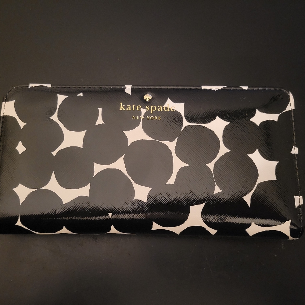 Kate Spade Zip Wallet